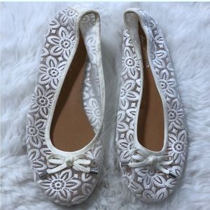 White American Eagle Embroidered Flower Bow Flats